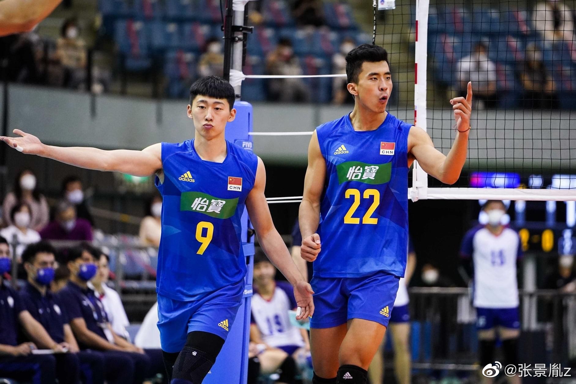 中国男排引发争议,中国男排赛后全队自责