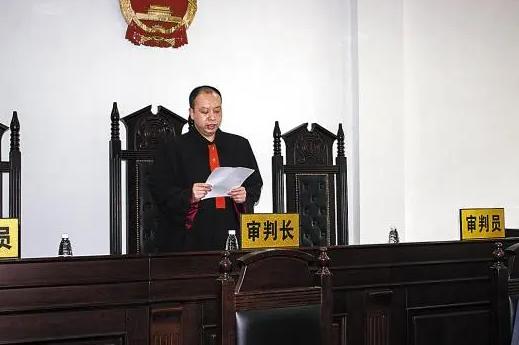 共犯的处罚根据共犯独立性,比较共犯从属理论和共犯独立理论