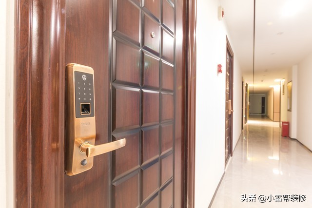 进户门改指纹锁好吗,进户门有必要用密码锁吗