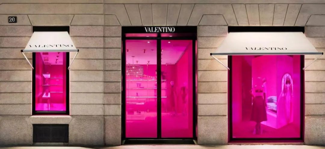 鏃ユ湰鏈嶈鍝佺墝鍚嶅彜灞嬭鎸ょ垎,蹇椂灏氳鍏ㄧ悆鏈嶈鍨冨溇鎴愮伨