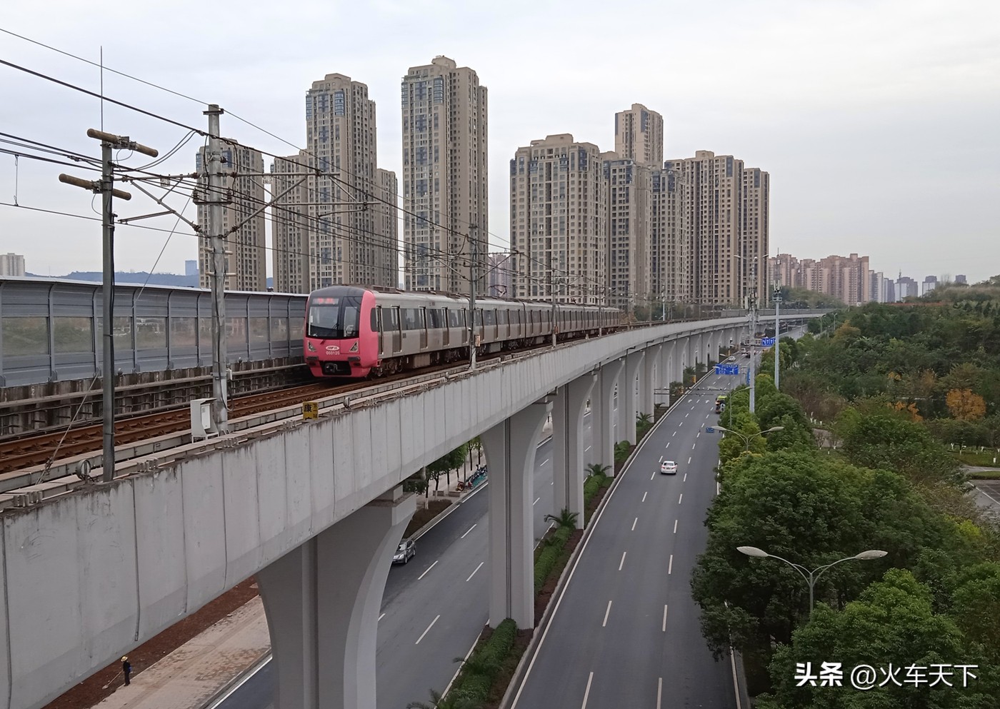 重庆轨道交通15号线两江影视城站,重庆目前开通的轨道交通线路