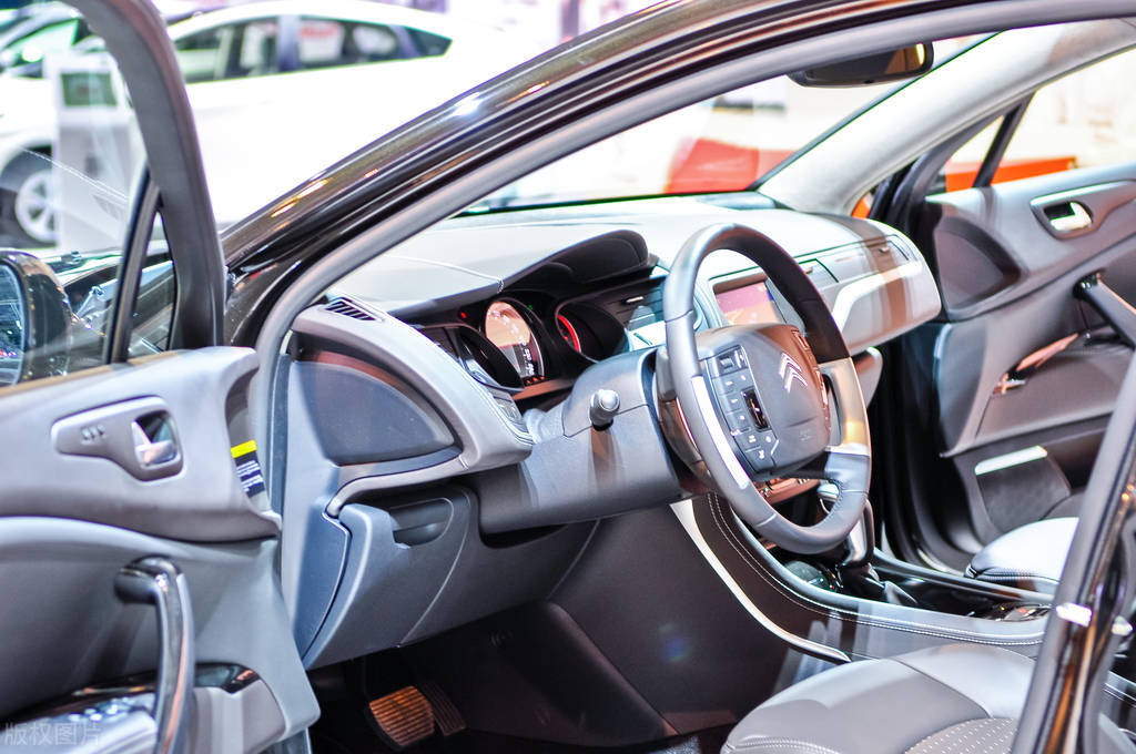 法系车为什么没有大排量发动机,法系车优缺点有哪些