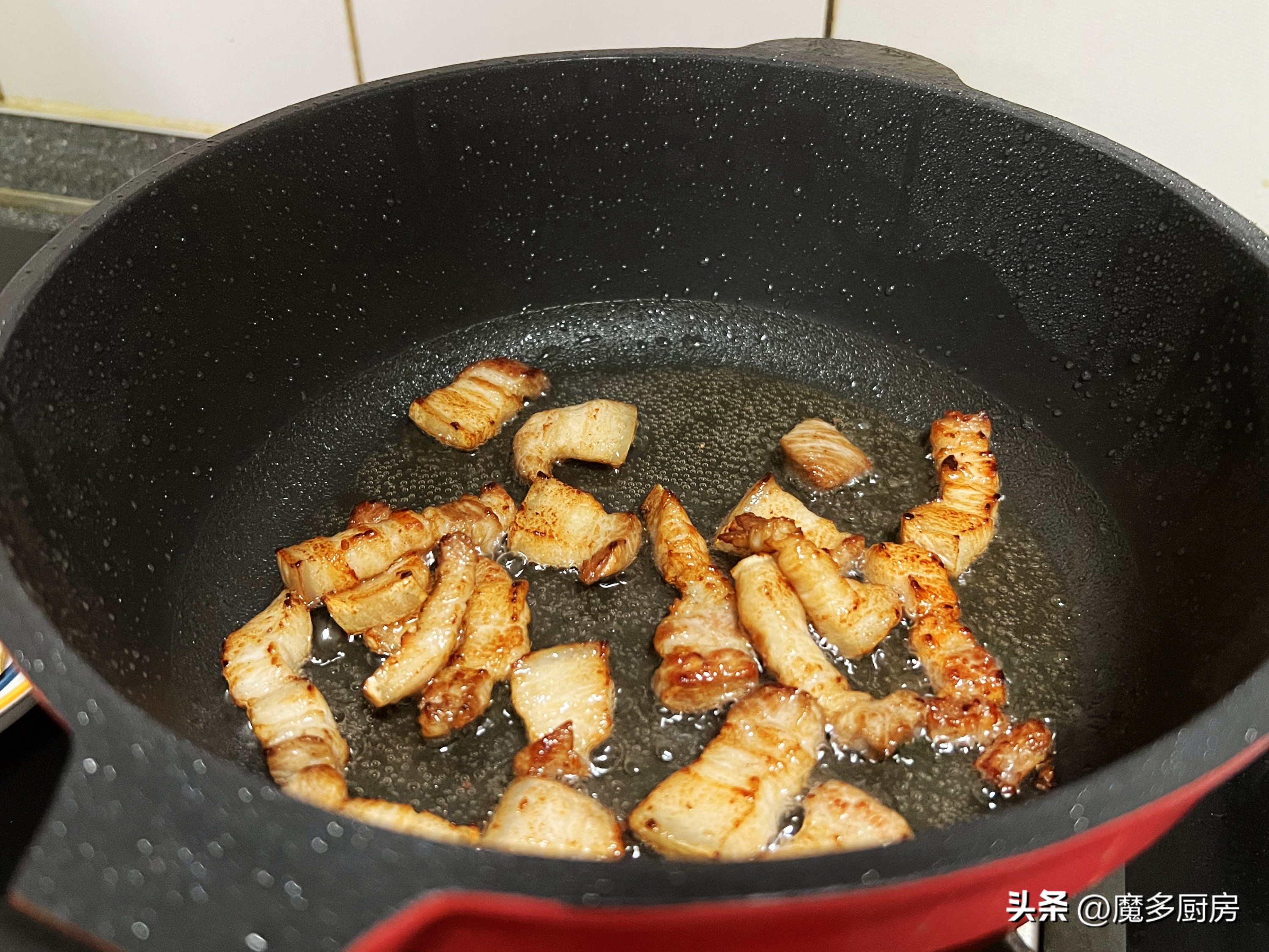 春天多给孩子做这道菜荤素搭配,吃鱼这样做食材鲜口感爽