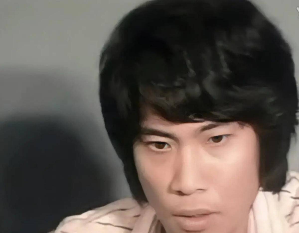 吴孟达黄金配角无奈哭的片段,吴孟达黄金右脚被打断