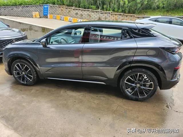 长安逸动uni-t尊贵版,长安逸动对比长安uni-t