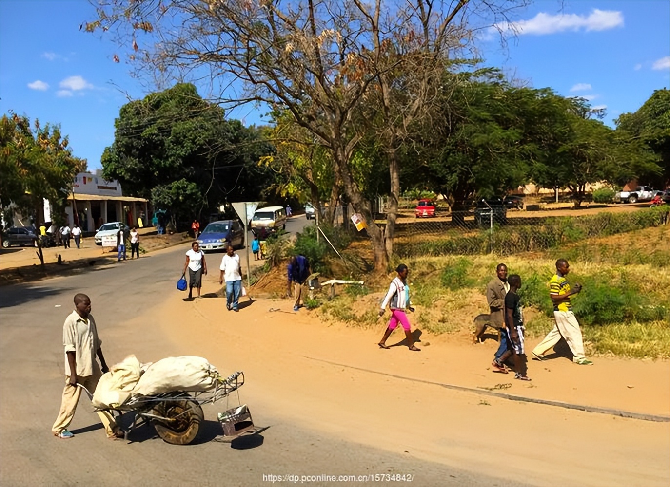 我，在非洲开餐馆，年入百万，娶3个老婆，如今却很焦虑
