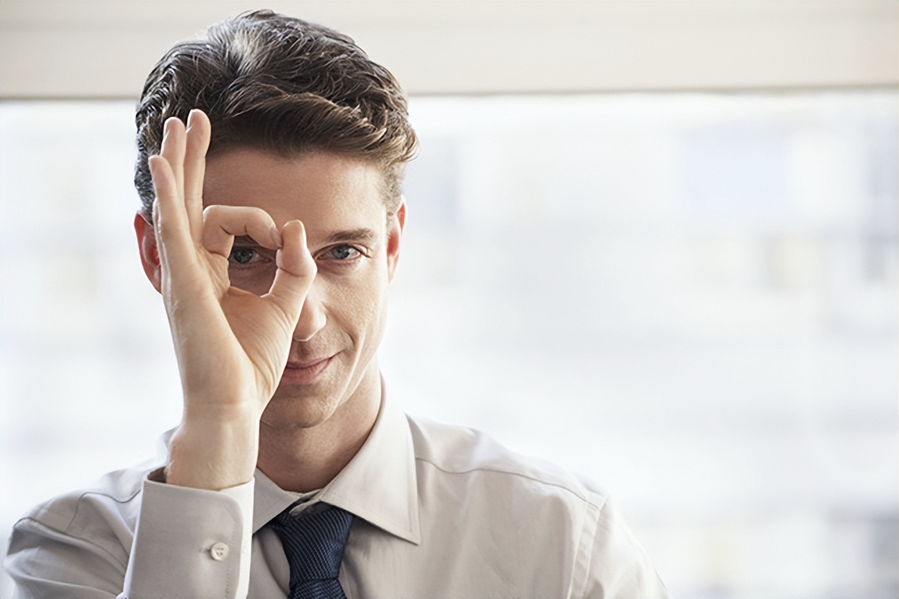 乔布斯我特别喜欢和聪明人打交道,乔布斯有能力的人都是有脾气的人