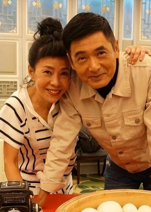 周润发落魄状态,周润发为什么跌入低谷