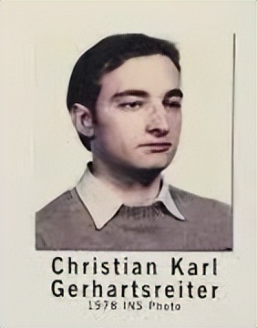 08年美国超级*子骗**:靠忽悠进华尔街,骗婚女高管12年