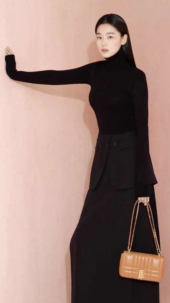 千颂伊现在多少岁了,38岁千颂伊近况