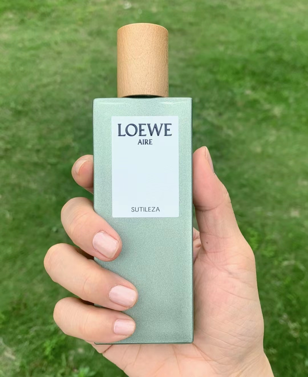 夏天必备香水大牌女,清新一点的有夏天味道的香水推荐