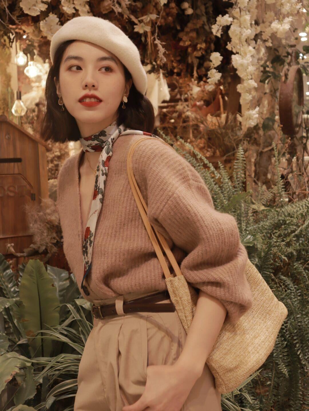 日常穿搭针织开衫,小款毛衣开衫怎么穿搭好看