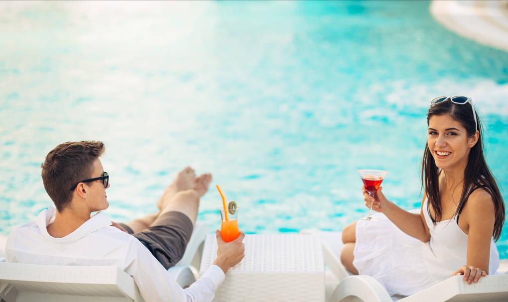 情侣酒店里的床是什么床,酒店情侣房有哪些东西