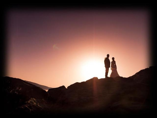 堂哥手断了，我带1000元去看望他，他把钱扔到一边“拿30万给我”