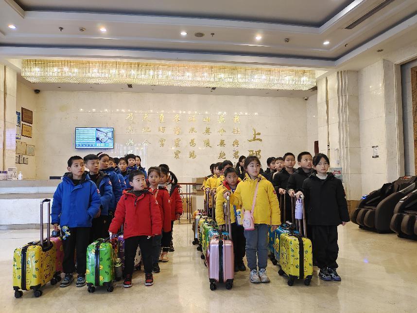 江苏大型儿童成长节目剪刀石头布,小鸭嘎嘎儿歌石头剪刀布早教0-3岁