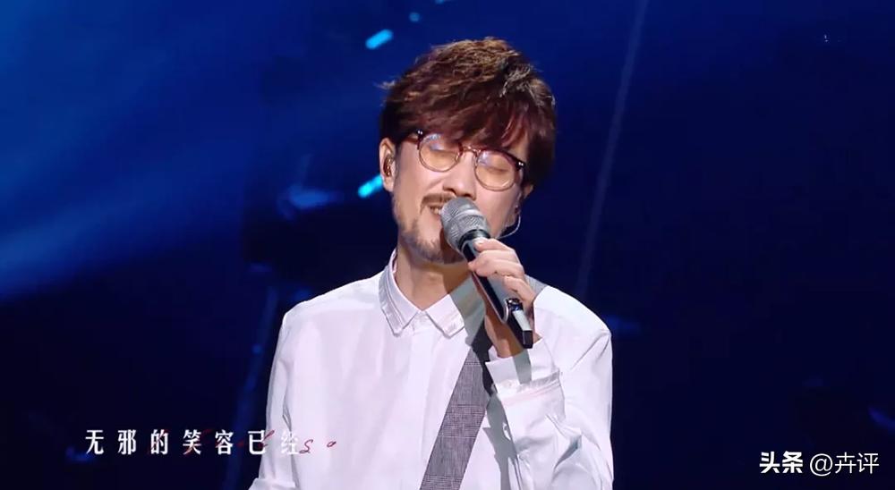 孟美岐给周传雄当导师够心酸不,孟美岐周传雄演唱会对比