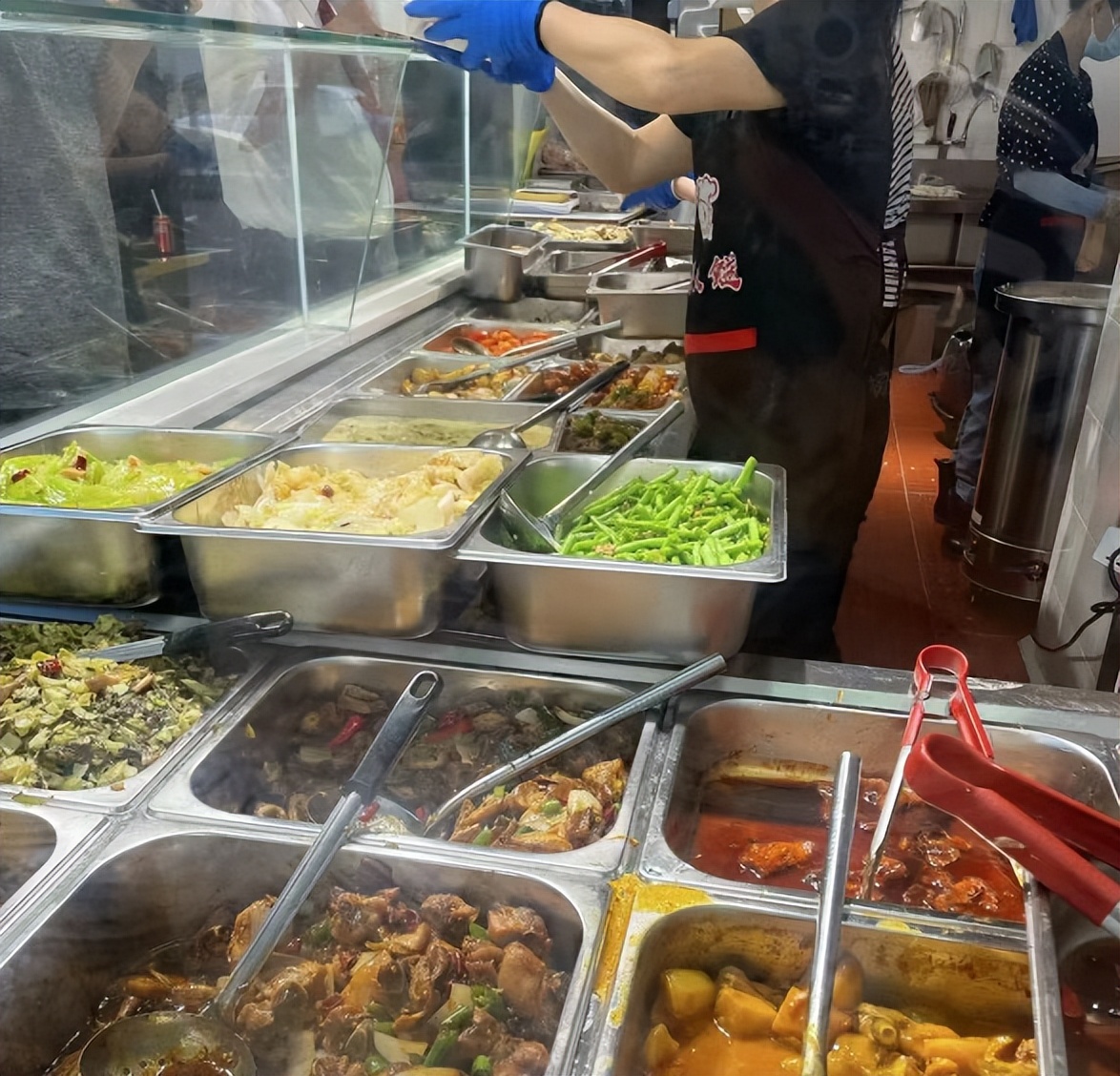 港式快餐两菜饭,香港兴起两菜饭