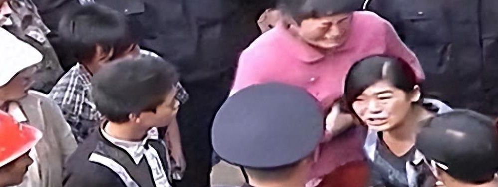 南宁一摊贩被殴打后晕倒处理结果,小伙吃路边摊昏迷不醒