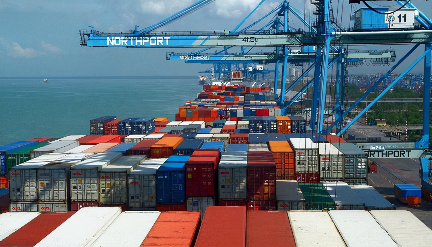 通货膨胀创30年纪录，美国终于撑不住了？25%对华关税或成历史