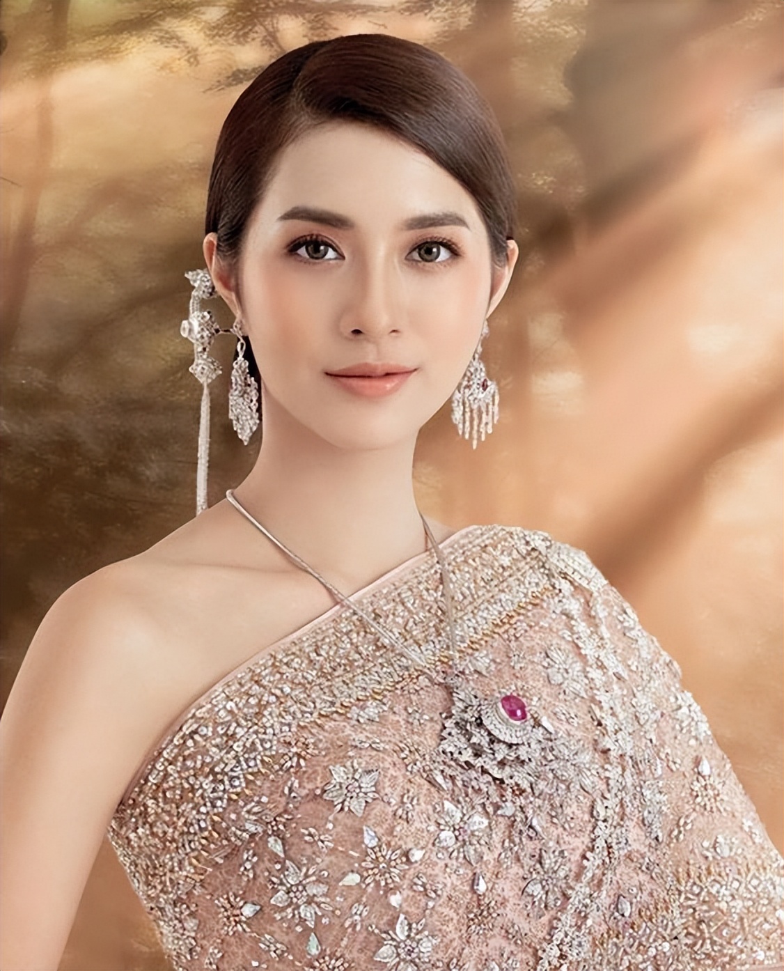 在泰国能用人民币现金换泰铢吗,在泰国3000元可以换多少泰铢