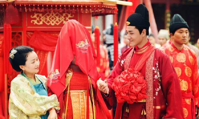 谐趣幽默的2副精品对联,最幽默的对联100副欣赏