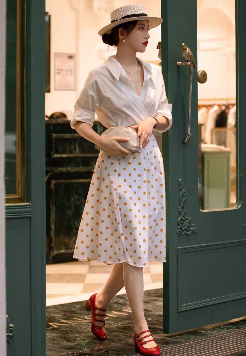 为啥有的女人打扮穿着没女人味,有的女人穿得很朴素却很好看