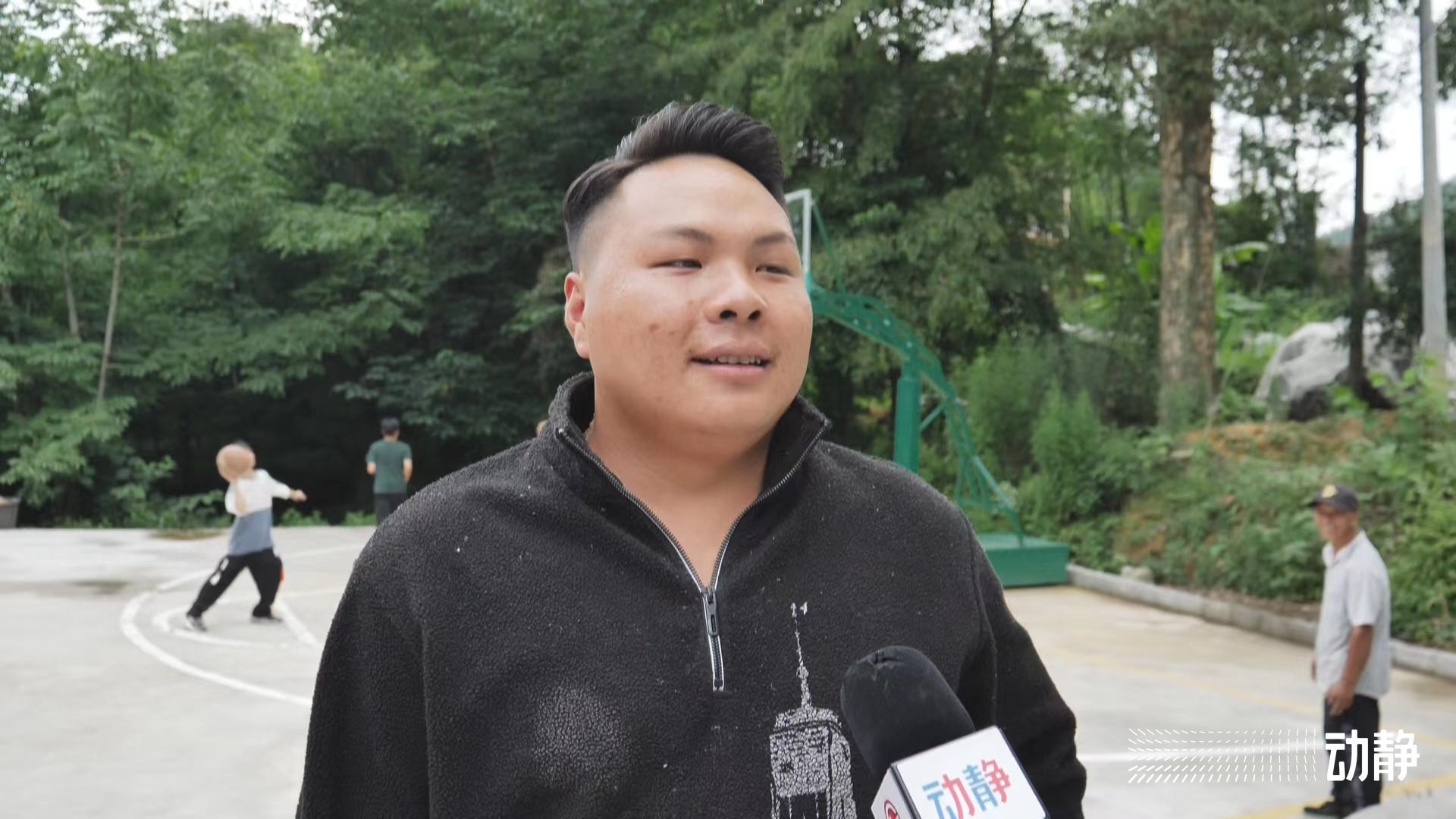 岑万江贵马逆袭片段,岑万江贵阳马拉松夺冠