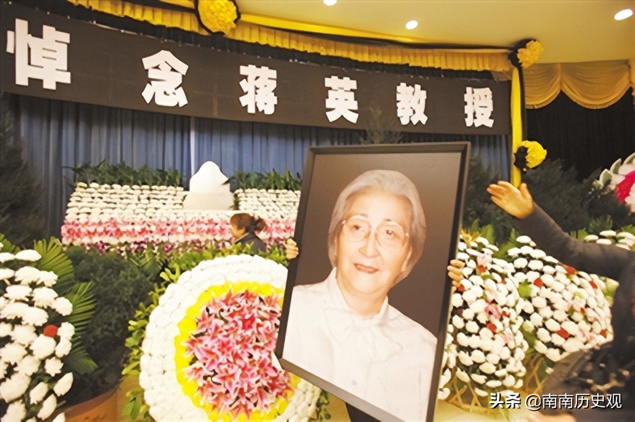 钱学森的夫人蒋英罕见照,钱学森夫人蒋英个人资料