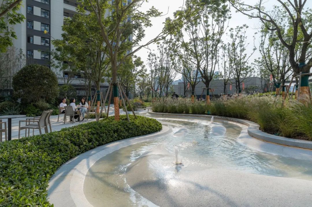 自然跌水景观,水幕瀑布跌水景观效果图