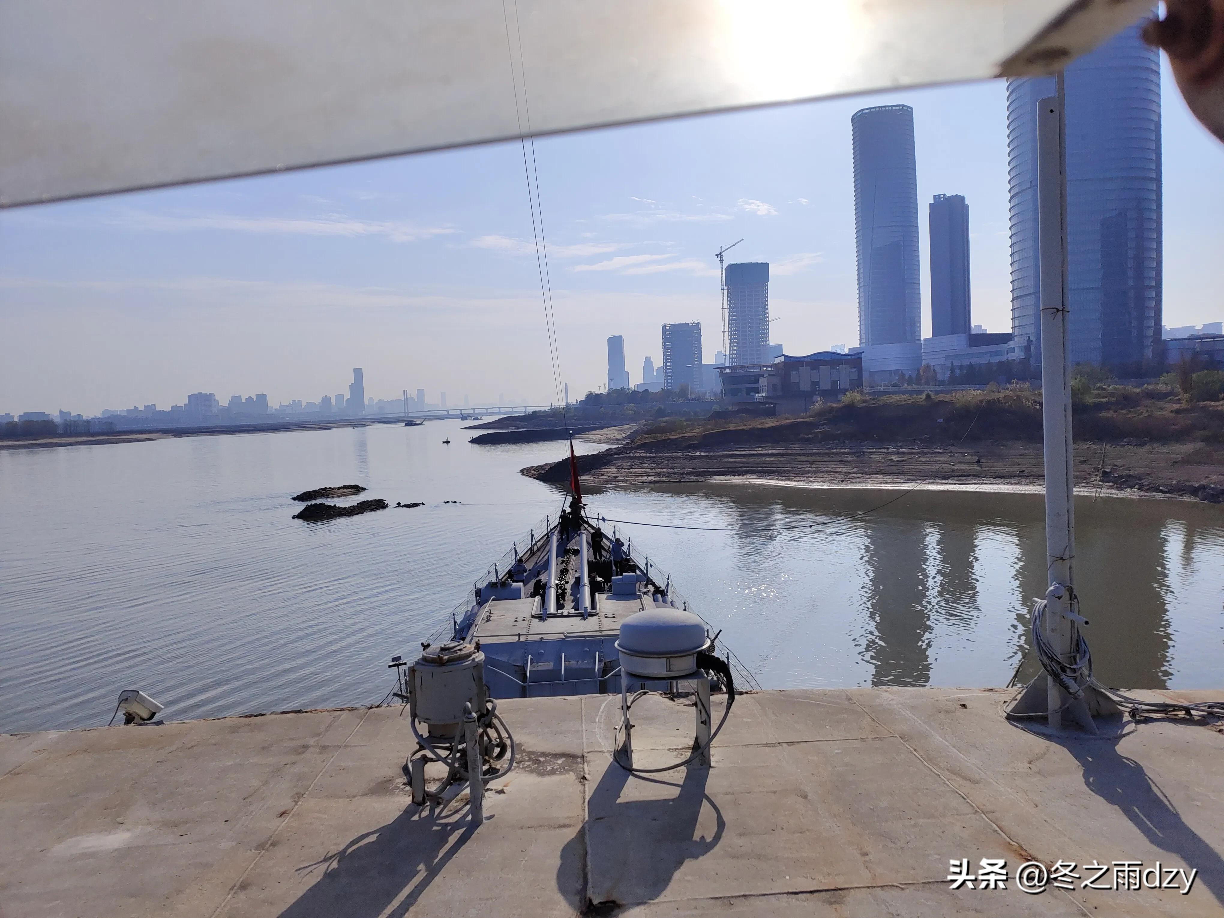 南昌舰主题园凤凰洲湿地公园,凤凰洲建军广场