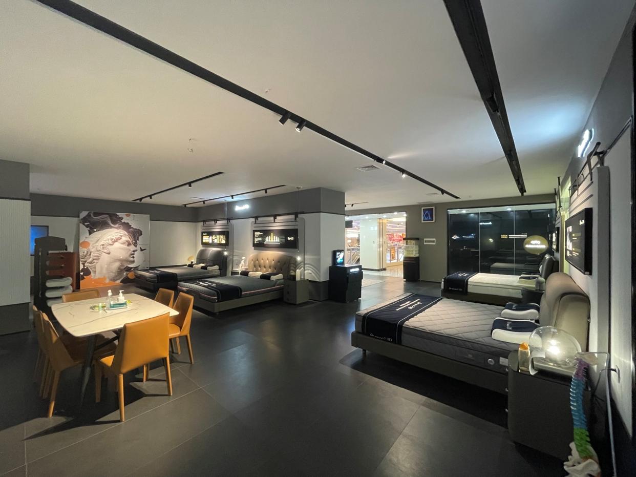 买了床垫还要买什么,床和床垫网购还是实体店买