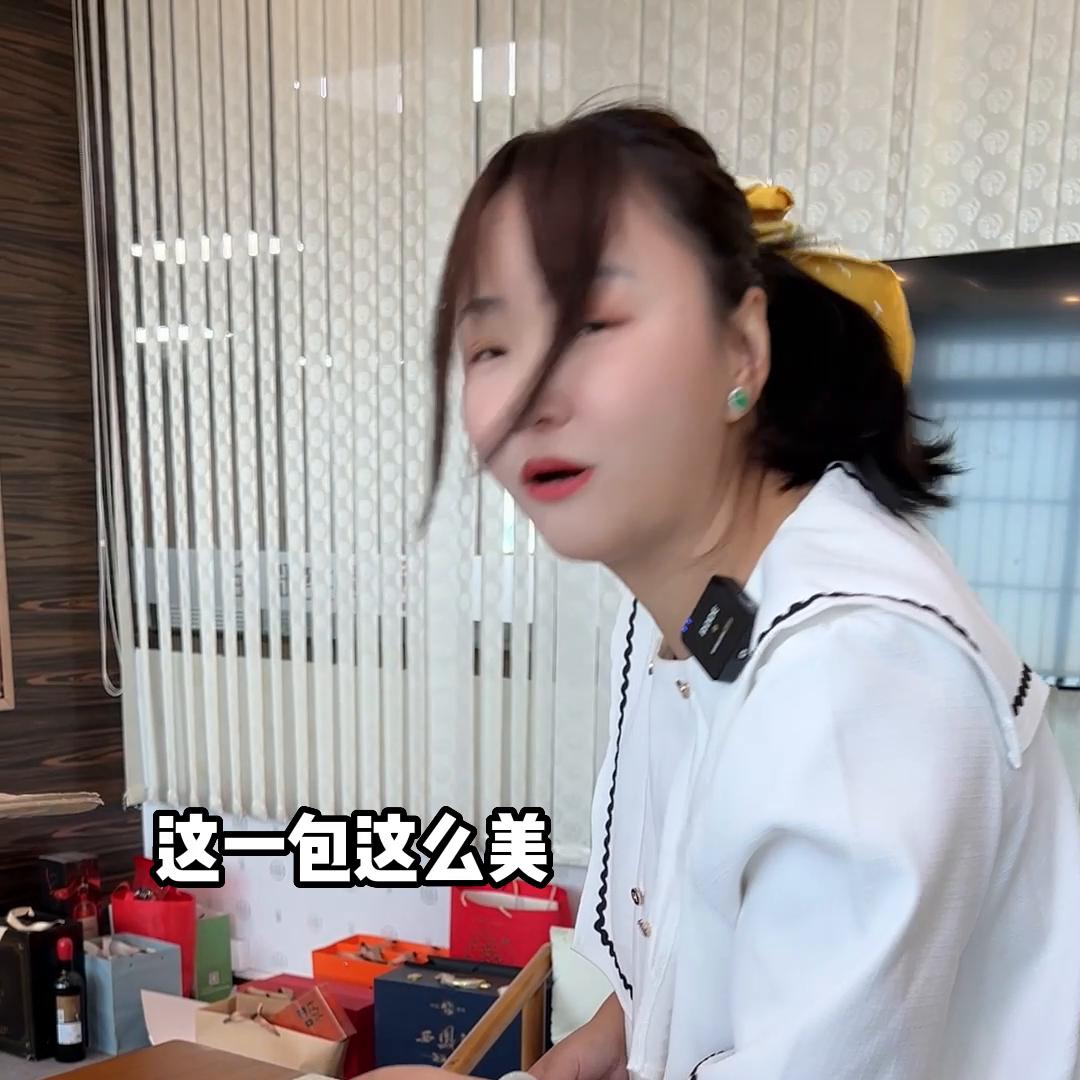 缅甸翡翠手镯东哥,抖音缅甸翡翠盲盒