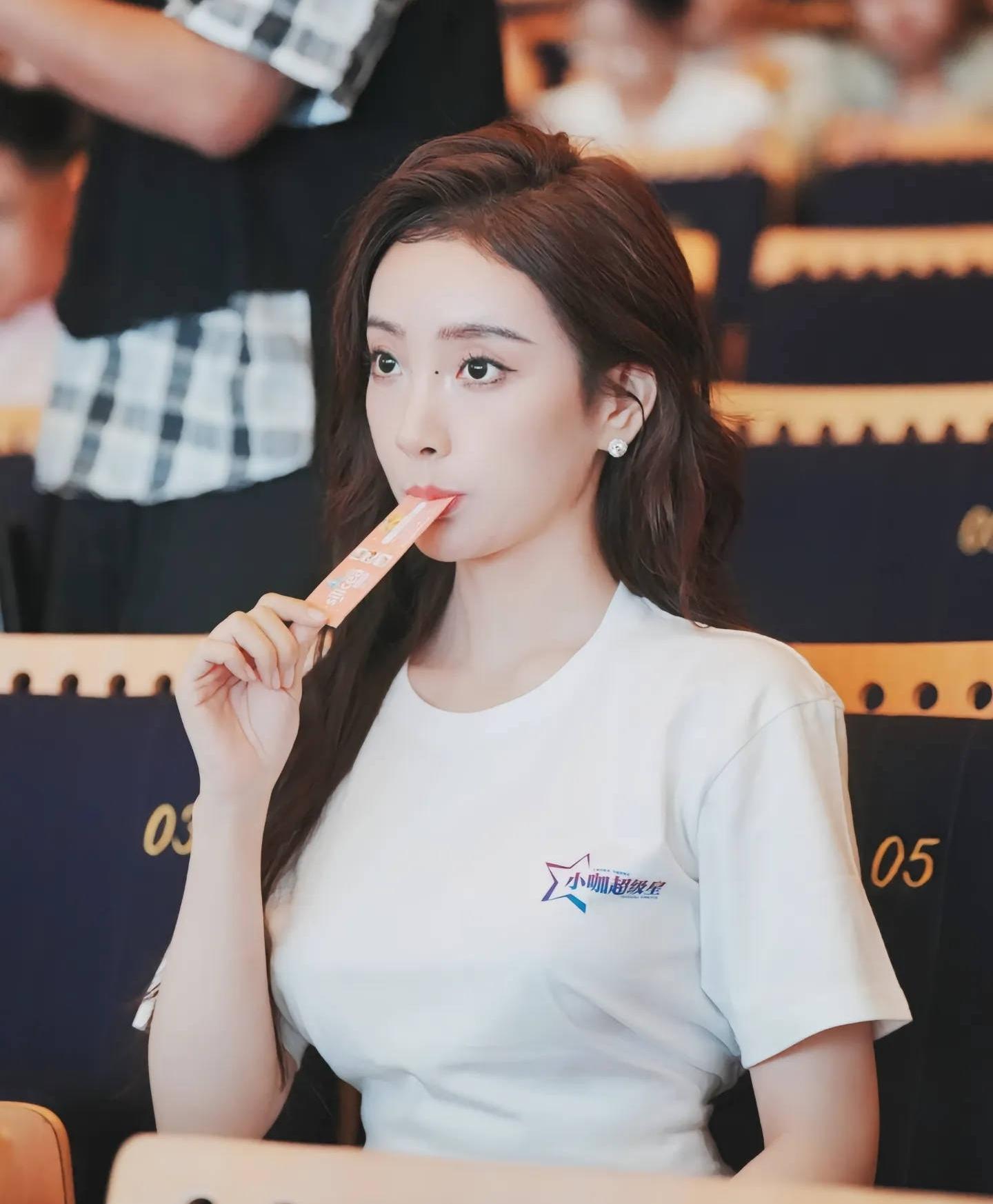 马卉回应疑似不雅图片,马卉就直播露出不雅画面致歉