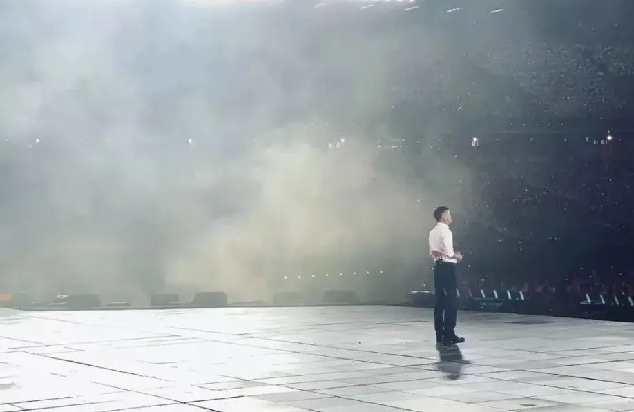 李佳琦狂卖147亿的背后,藏着这样一条经济学原理