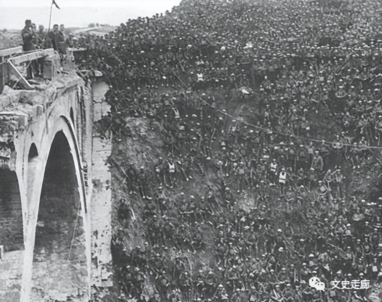 历史上的杨贵妃死在马嵬坡,杨贵妃秘史马嵬坡兵变杨贵妃之死