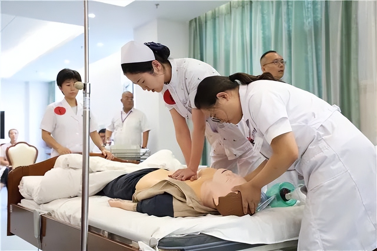 初中毕业上哪个技校乌鲁木齐,初中毕业上哪个技校青岛好