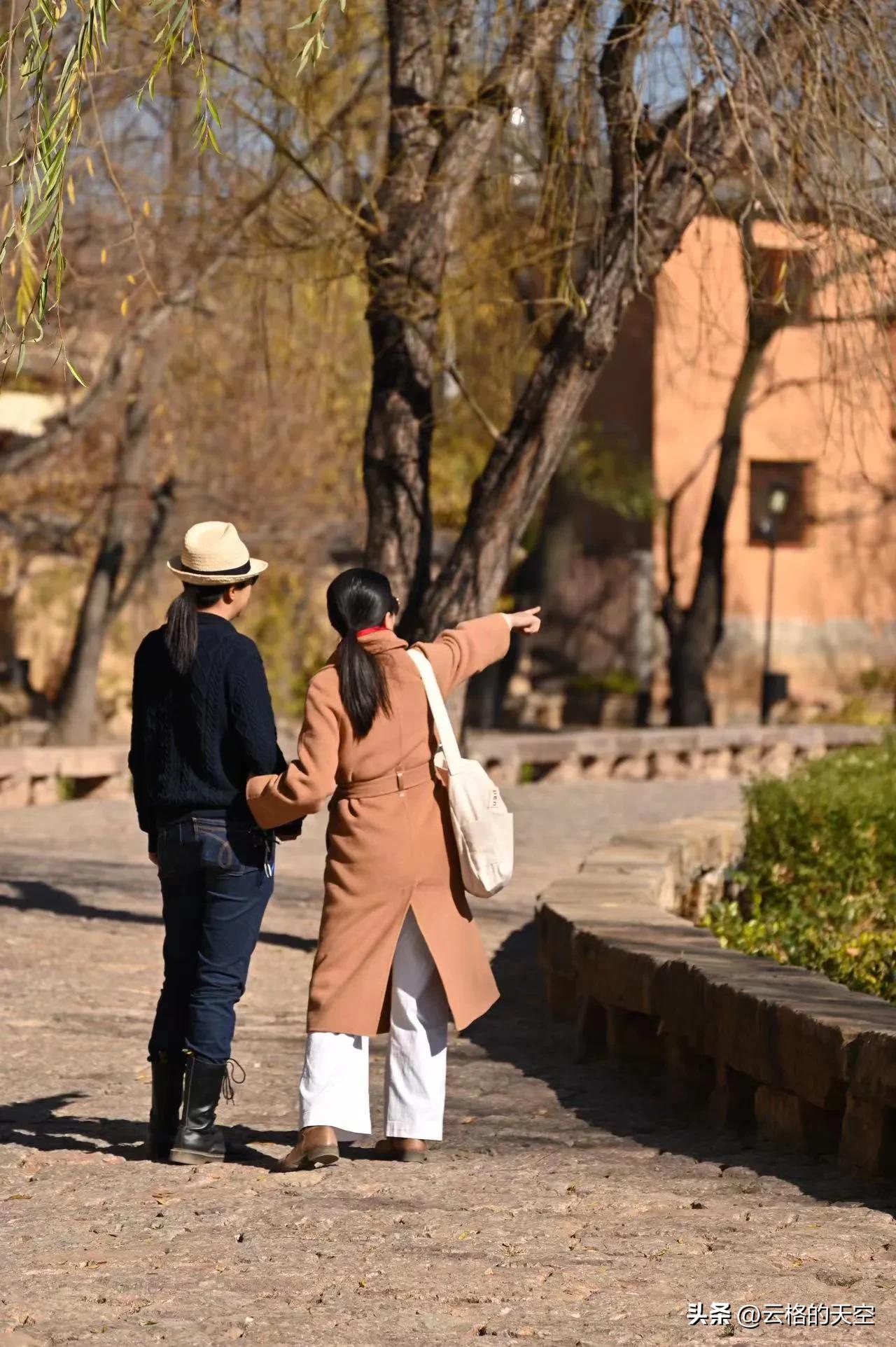 开皮卡女生视频,开着皮卡进藏女网红