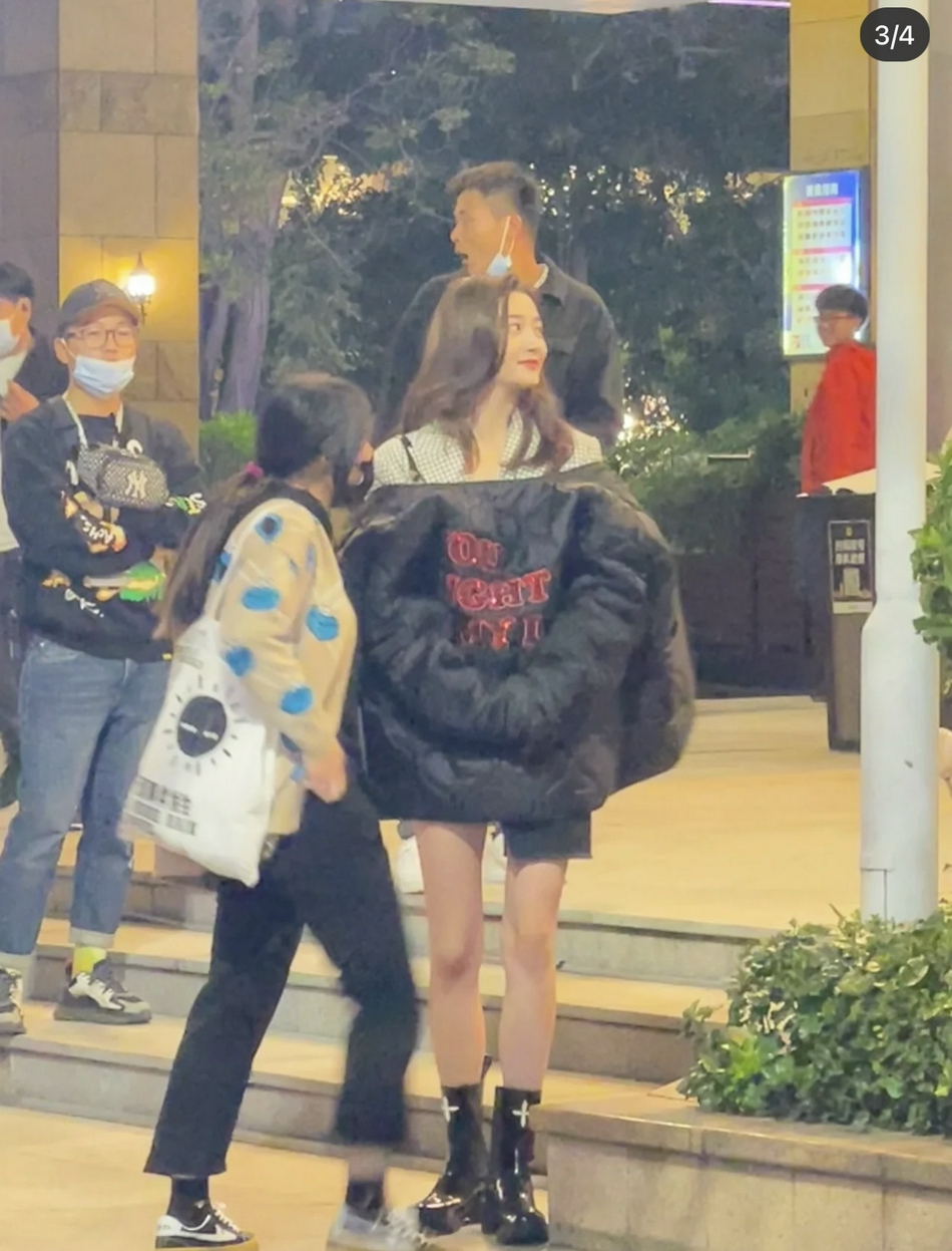 鹿晗曼联秀球技,鹿晗在综艺穿曼联球衣