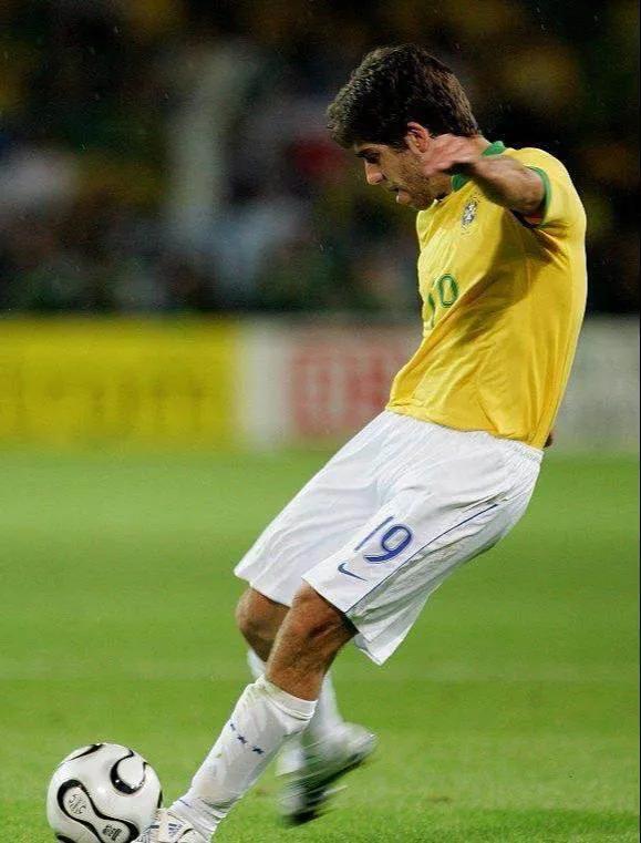 世界足坛经典过人动作,足坛十大花式过人绝技