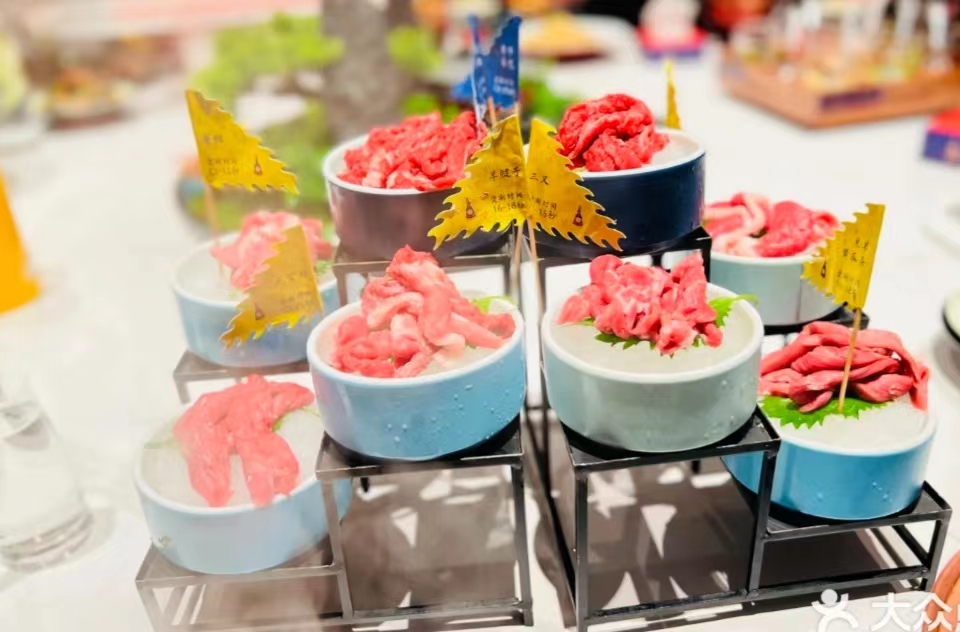 吃老北京涮羊肉过瘾的视频,北京的老北京铜锅涮肉推荐