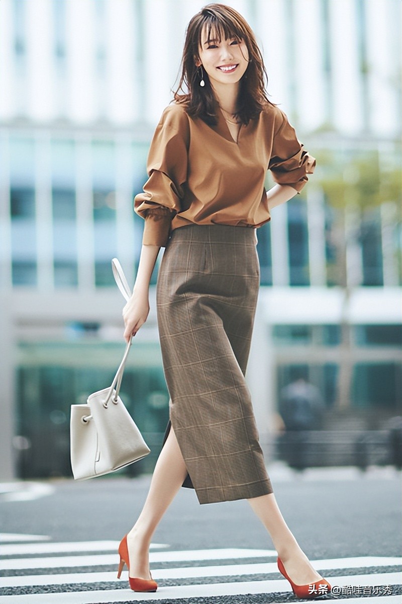 适合40-50岁高级感服装,成熟女性的春季服装