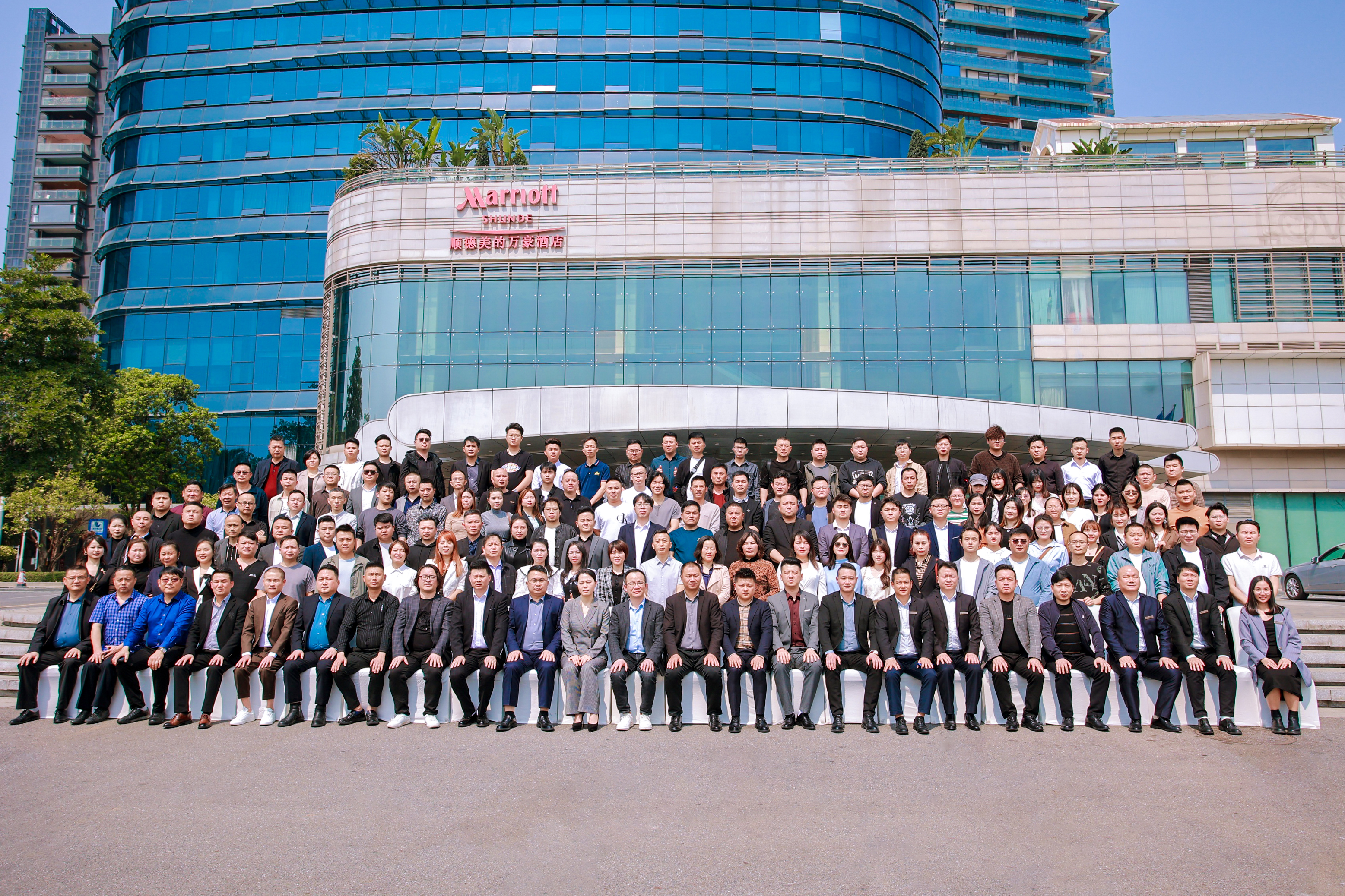 骞夸笢甯濊豹瑁呴グ闆嗗洟2023骞翠細鐩涘吀,骞夸笢甯濊豹瑁呴グ闆嗗洟骞翠細