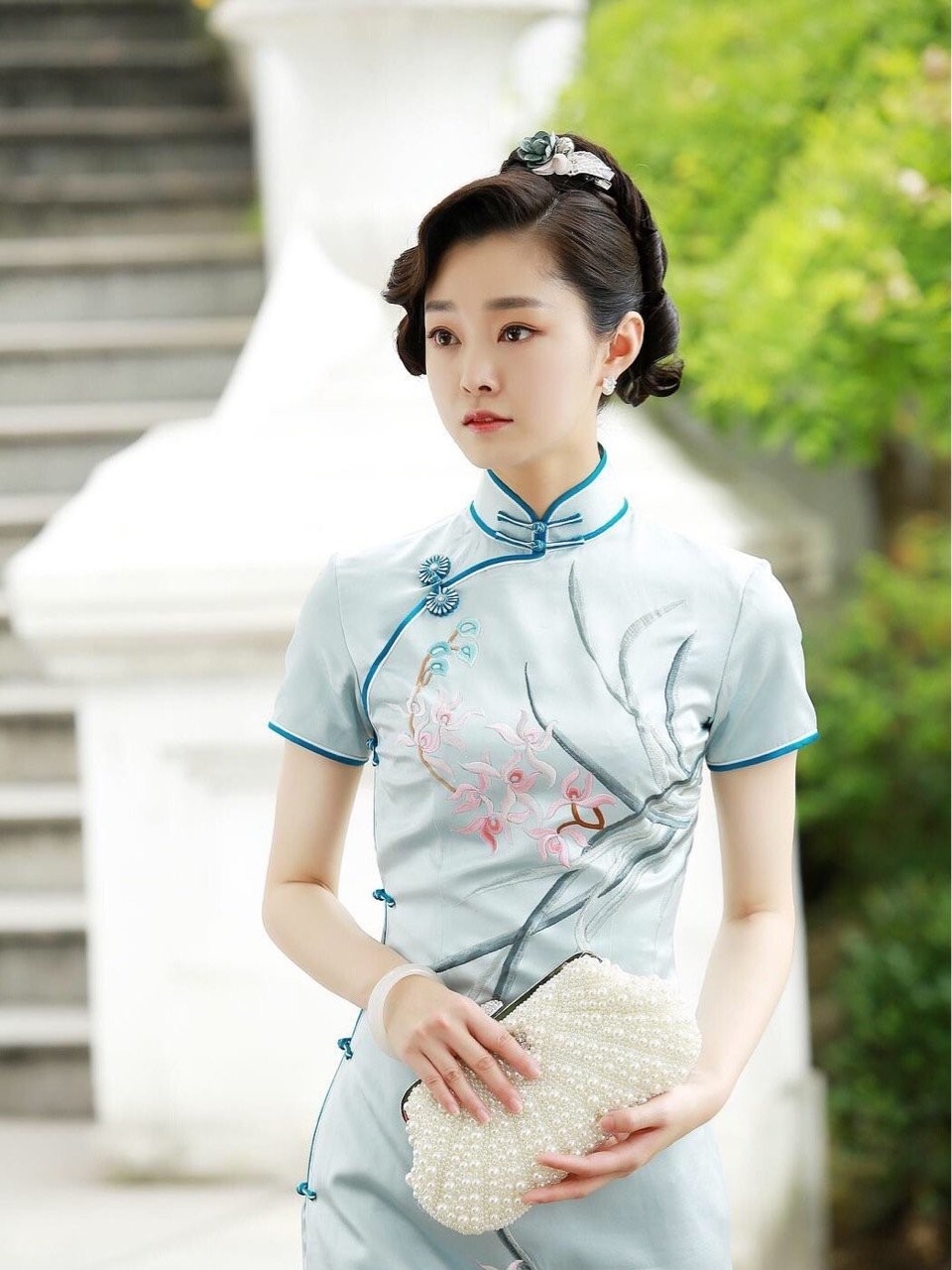 抗日中牺牲的军统女特务,军统女特务冒死救下地下党