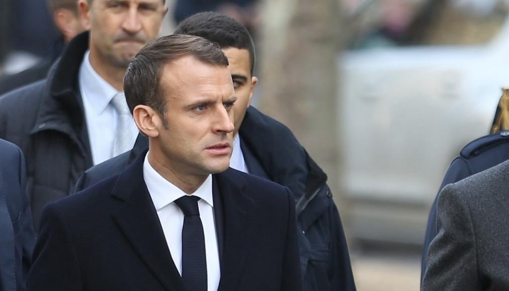 马克龙出访非洲三国,“撞上”俄外长和美特使,只是巧合?