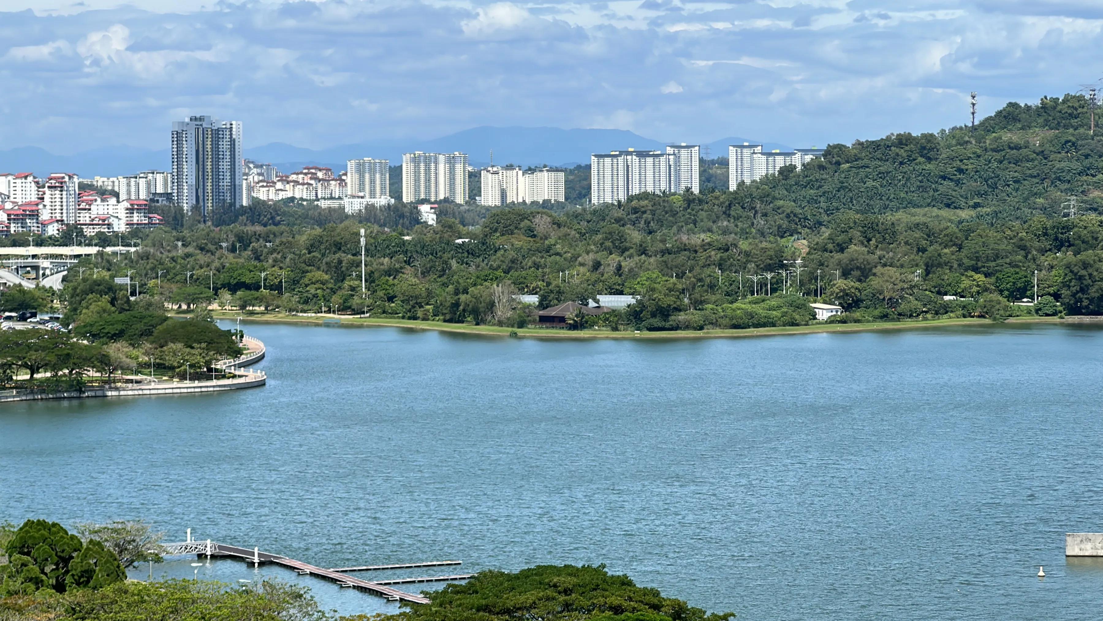 才知道吉隆坡行政中心“搬家”了，原因竟然是怕官员迟到，牛了