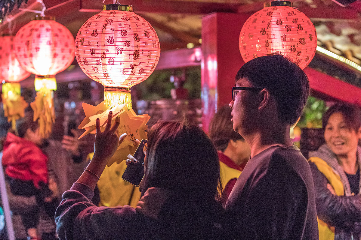 正月十五元宵节,10首关于节日的古诗教给孩子,打好基础写作不愁