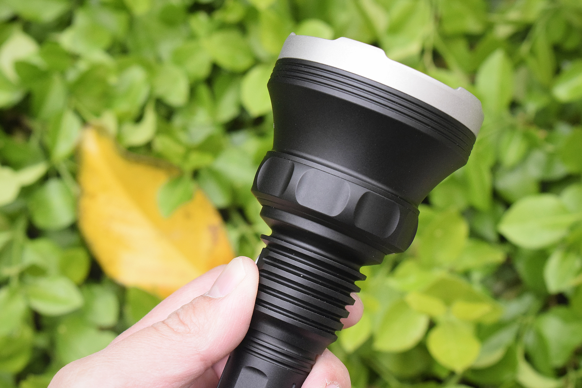 双光源任切换，千米光柱一线天！CYANSKYH5GT远射手电体验