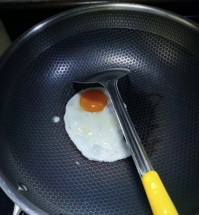 康巴赫不粘炒锅怎么开锅,康巴赫无烟不粘炒锅开锅视频