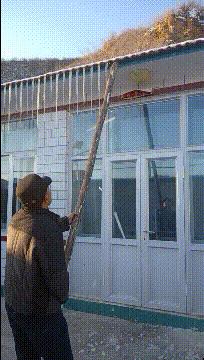 妹子出门太着急,女生出门太急