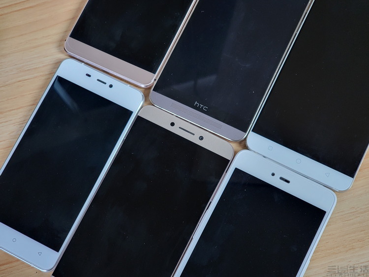 我们测了6台五年前的手机，发现了一些规律